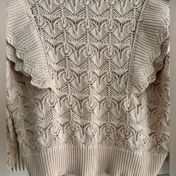 LINE & DOT Women’s Cream Knit Crochet Ruffle Sweater Size Small - Picture 6 of 15